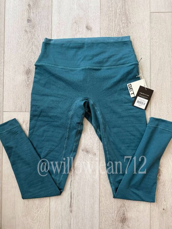 SET Active Pants - SET Active - Size Medium - Formcloud Cloud Control Leggings in color Sync